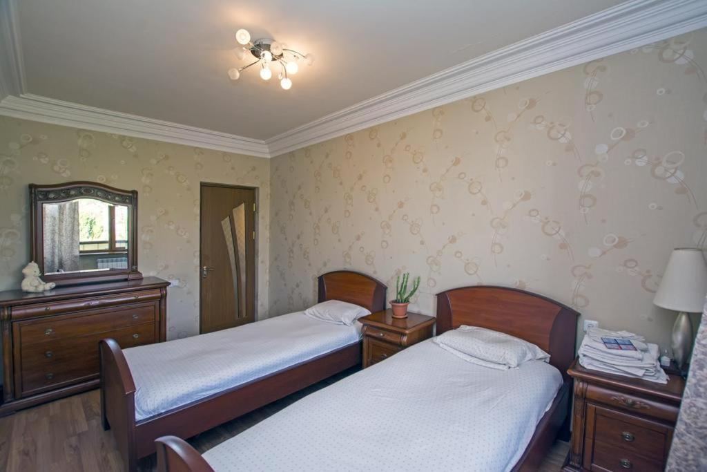 Lesi Apartament Yerevan Bagian luar foto